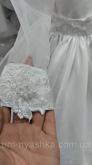 Длинное белое платье со шлейфом на рост 128-140 Кривой Рог - изображение 4