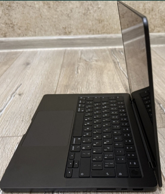 Ноутбук Apple MacBook Pro 14" 2024 M4 16/512Gb Space Black Київ - фото 7