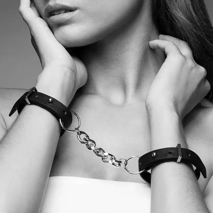 Наручники из экокожи Bijoux Indiscrets Maze – Thin Handcuffs Black Львов - изображение 2