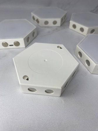 Б/В Модульний сенсорний світильник Hexagon RGB: Креативне геометричне світло для вашого інтер'єру Київ