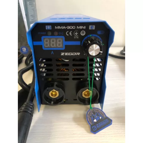 Зварювальний апарат інверторного типу MMA-300 MINI ZEGOR : 4.2 кВт, 300 А, діаметр електрода 1.6-4мм, вага 2кг Київ