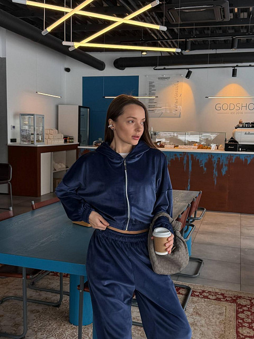 Женский повседневный велюровый костюм двойка: кофта и штаны плотный турецкий велюр Синий, 48/52 Одесса - изображение 3