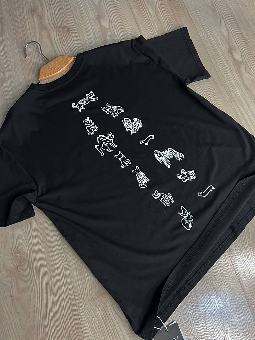 Футболка жіноча A-N 2358 оверсайз з малюнком тварин на спині, чорний, one size Київ - фото 3