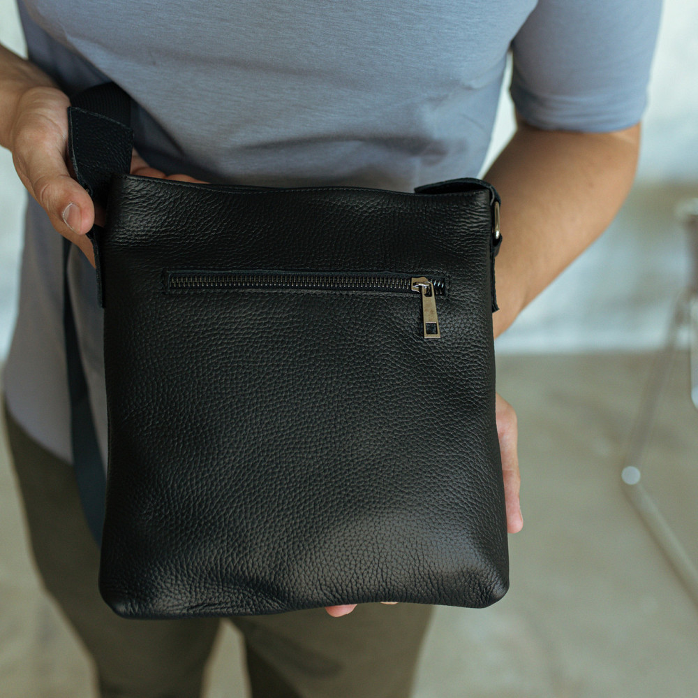 Чоловіча сумка месенджер через плече з натуральної шкіри містка класична, чорнаMasterSem Київ - фото 2