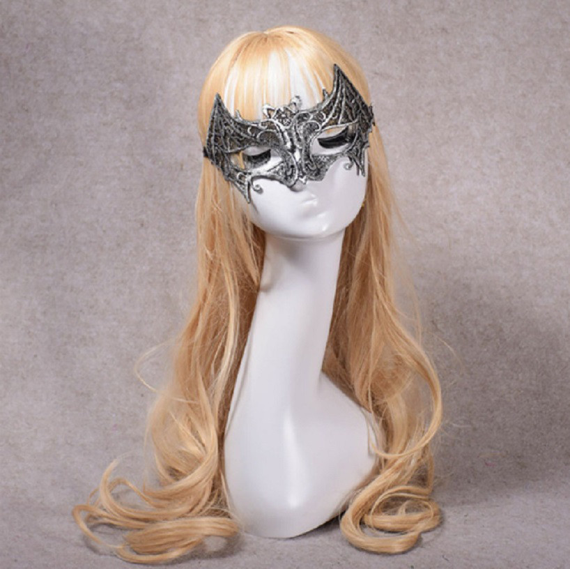 Маска из ткани на лицо Летучая мышь 24 на 9 см серебристый Киев - изображение 3