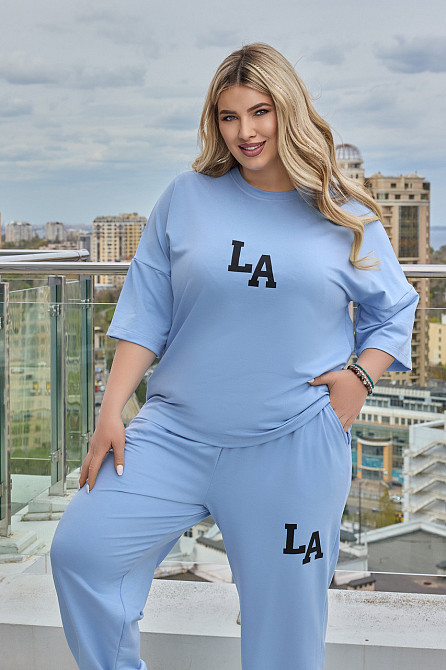 Женский легкий спортивный костюм с футболкой 