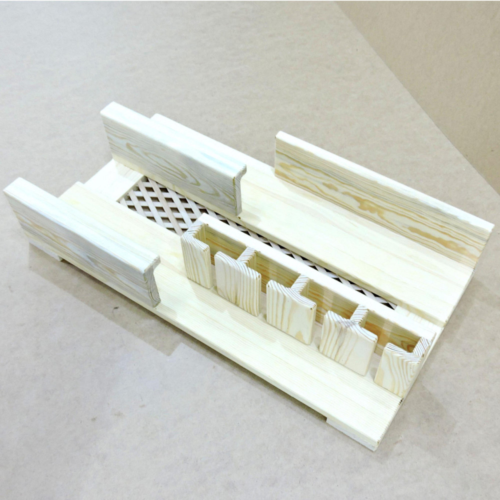 Настенная винная полка 