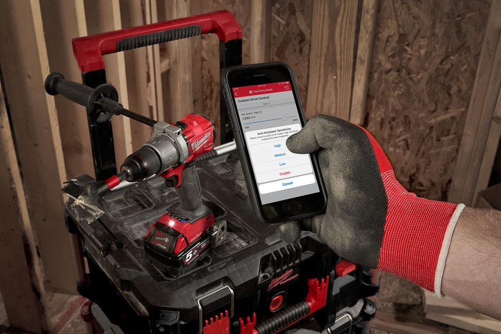 Дрель-шуруповерт аккумуляторный бесщеточный ударный MILWAUKEE M18 ONEPD2-0X, 135Нм (клипса для ремня, боковая ручка, HD кейс) Одесса - изображение 7