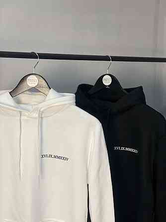 Худи для двоих с датой годовщины (римскими цифрами) и персональными инициалами на рукавах L, XXL, Черный Черновцы