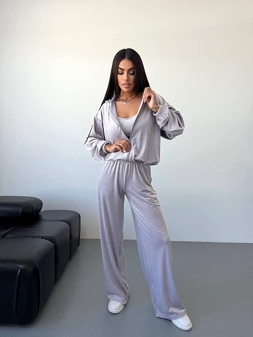Женский стильный прогулочный костюм тройка: кофта топ и брюки из мягкого велюра Серый, 46/48 Одесса - изображение 3