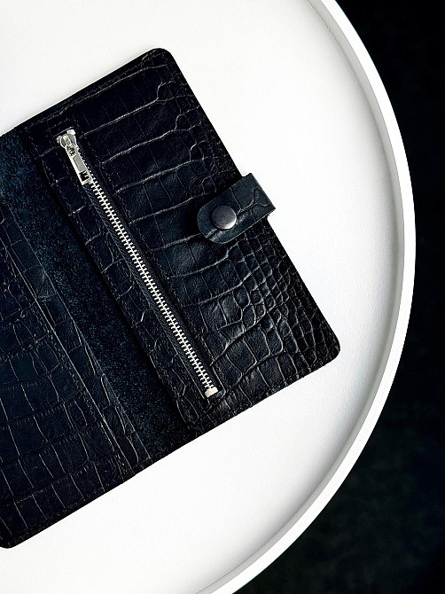Мужское портмоне из натуральной кожи тиснение крокодил SR028 (Черный) Сумы - изображение 5