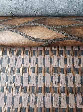 Шпалери вінілові на флізелін Grandeco Graviti під штукатурку під бетон білі світло сірі з сріблястим Київ