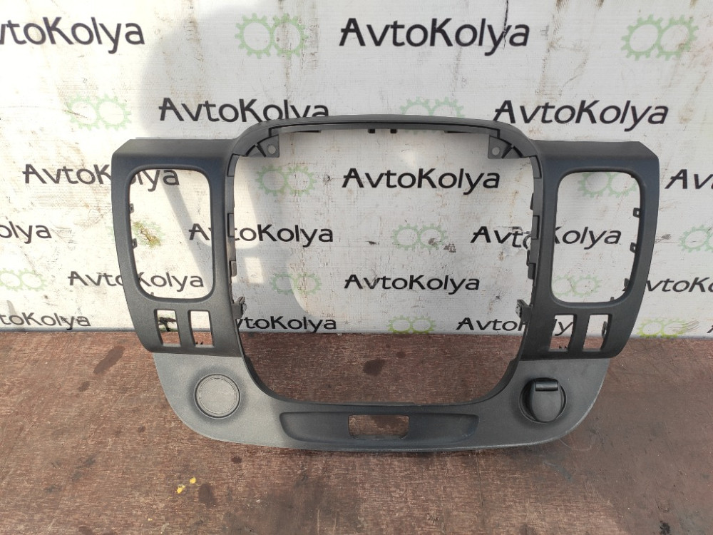 Рамка накладка автомагнітоли Renault Trafic III 2014-2021 Ковель - изображение 1