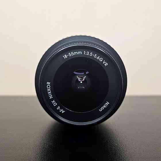 Об'єктив Nikon AF-S DX NIKKOR 18-55 мм Клевань