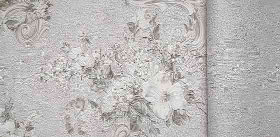 Шпалери вінілові на флізеліні AdaWall Signature1.06х10 квіти гілки листя структурне біле срібло 3д Київ
