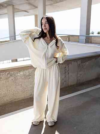 Женский повседневный оверсайз костюм двойка: кофта и штаны хлопковый велюр Кремовый Одесса