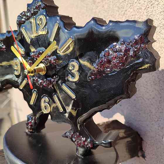 Годинник настільний з епоксидної смоли ручної роботи "Карта України" 30х19 см Дніпро