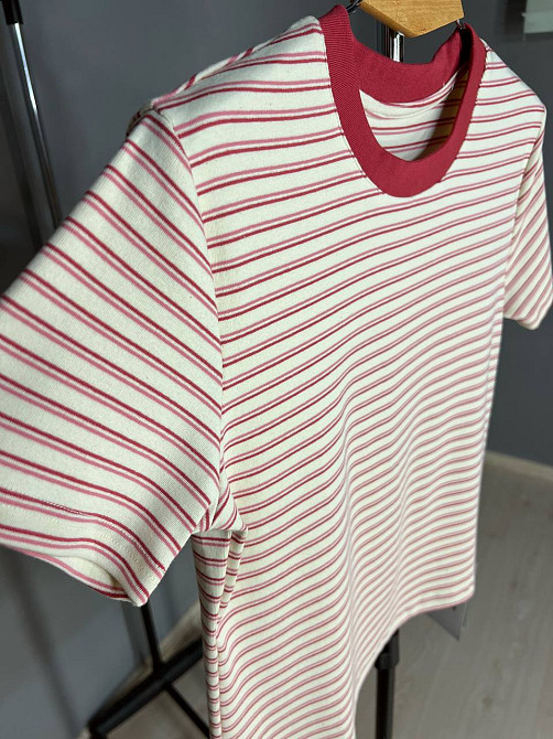 Футболка жіноча A-N 25189 в смужку базова модель середня довжина one size, бордовий, one size Київ - фото 6