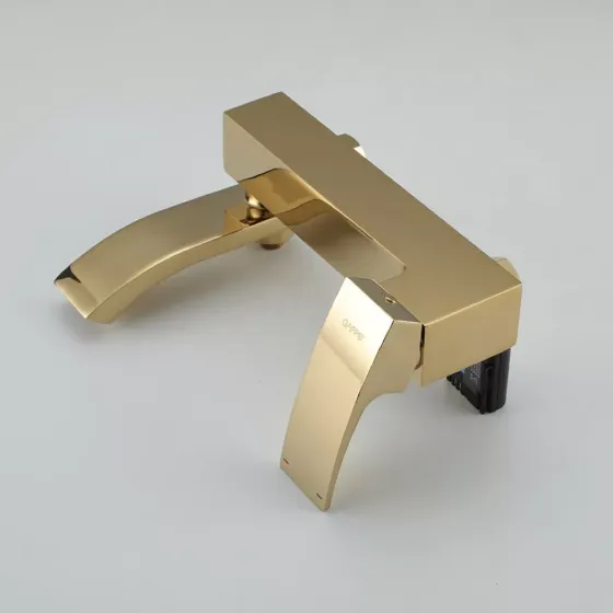 Змішувач для ванни з душовим гарнітуром GAPPO G3207-3 золото Київ