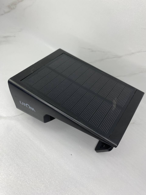 Ландшафтні сонячні прожектори LITOM (12 LED): автономне освітлення, два режими, захист IP67 (Б/В) Київ - фото 7