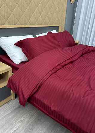 Комплект постельного белья Страйп-сатин Евро 200х230 с простыней на резинке Бордовый (88-117) Киев
