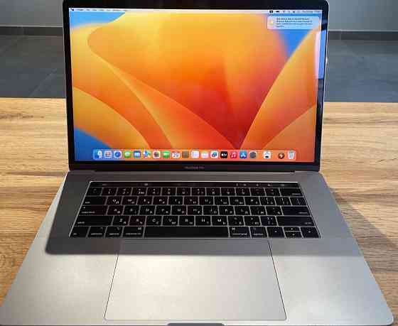 Ноутбук: MacBook Pro 15 (2018) Core i7 2.2Ghz. 16/256Gb. Київ