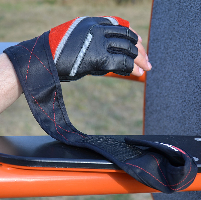 Перчатки для фітнесу MadMax MFG-568 Extreme 2nd edition Black/Red M Кам'янське - фото 8