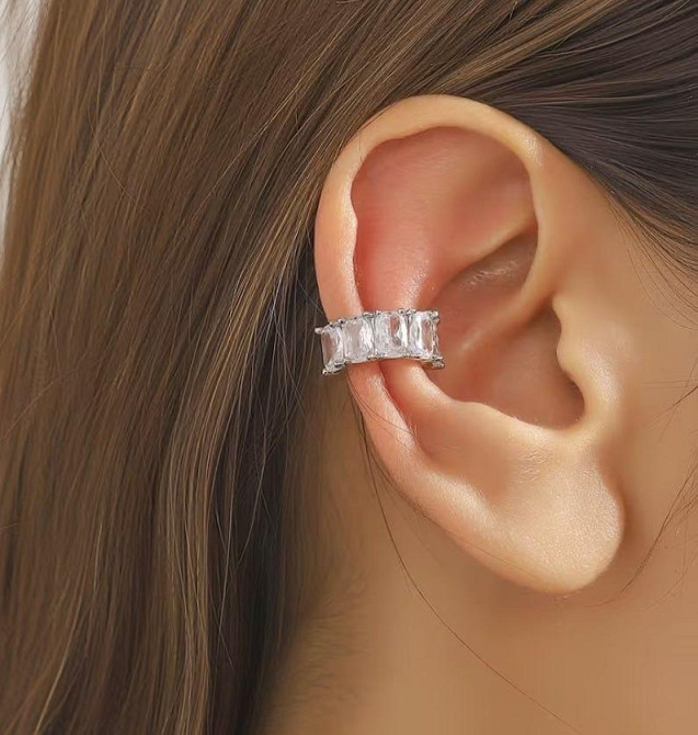 Кафф серьга без прокола с цирконием, клипса на ухо с камнями, ear cuff серебристый Киев - изображение 2