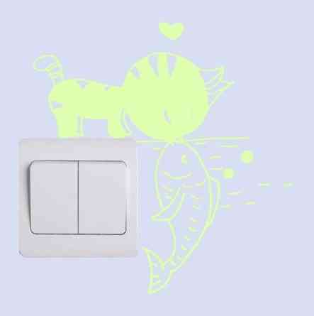 Светящаяся наклейка на выключатель 