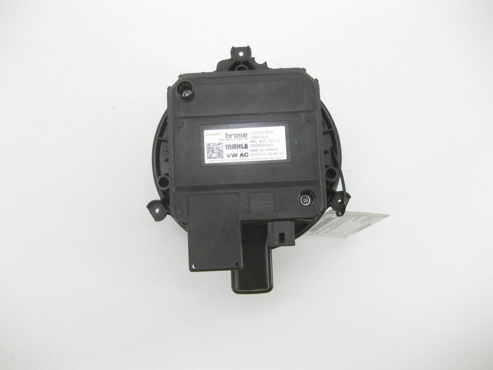 VAG  4M1820021C Вентилятор печі Одесса - изображение 3