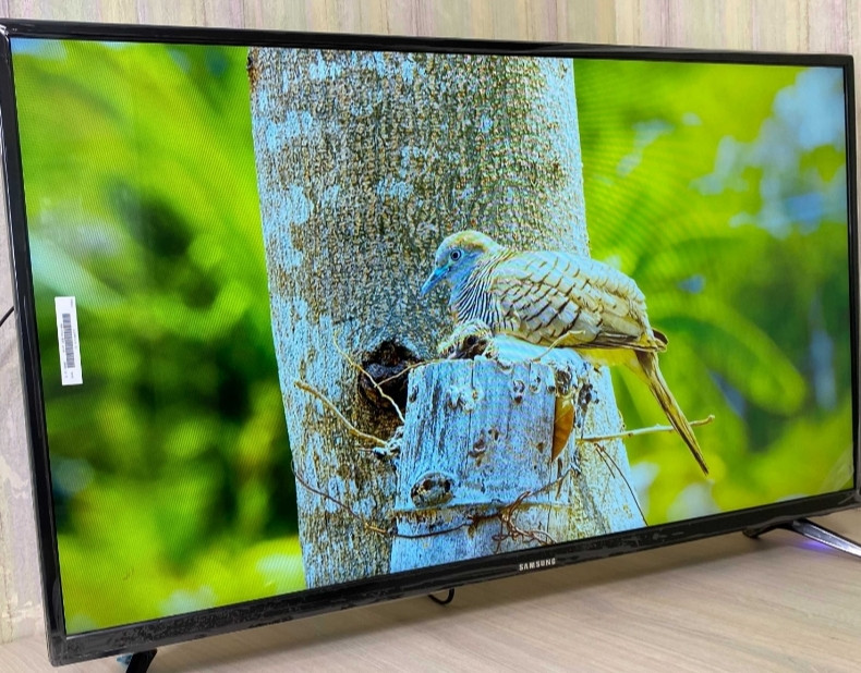 Телевізор Безрамний ТОНКІЙ: Samsung 32" 4K, Smart TV, HDR, T2. Харків - фото 2