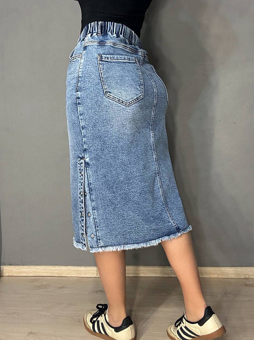 Спідниця жіноча джинсова ZJY 67510 - 68016 з розрізами резинка на талії великі розміри блакитна, блакитний, З4, 34, 94 см, 112 см Київ - фото 3