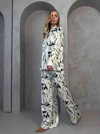 Женский стильный свободного кроя костюм из шелка сатина Одесса