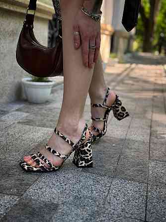 Roberto Netti Босоніжки жіночі леопардові світлі Roberto netti 2683/8, шкіряні / Стильні босоні Коломыя