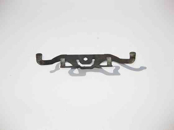 Mercedes-Benz  A0009937807 Утримуюча скоба - пружина скоби заднього гальмівного супорта C-Class W205 GLC X253 Одесса