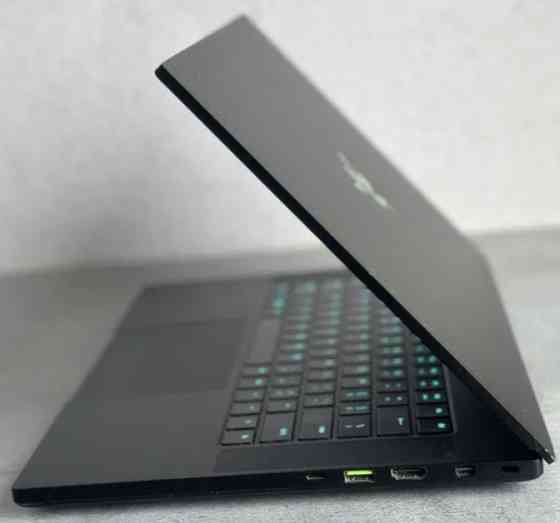 Ноутбук: Razer Blade 15 (15.6