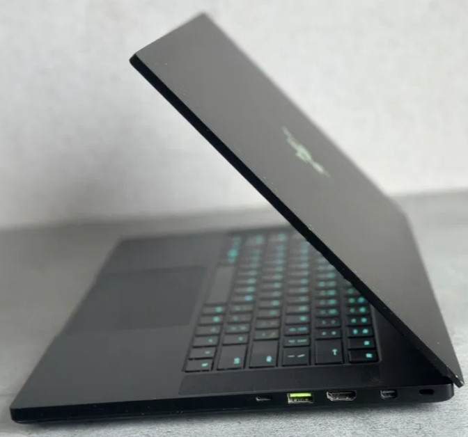 Ноутбук: Razer Blade 15 (15.6