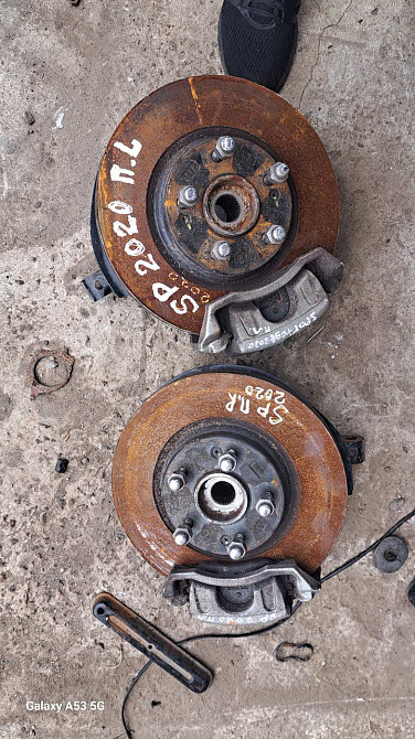 Передній лівий гальмівний супорт на Kia Sportage 2016-2021 Київ - фото 1