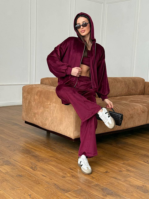 Женский повседневный костюм тройка: кофта, топ и брюки велюр Бордовый, 48/52 Одесса - изображение 4