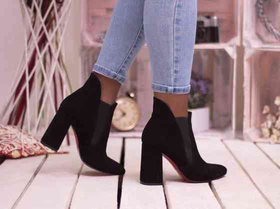 Crisma Елегантні черевики жіночі демісезонні весна-осінь чорні з натуральної замші на підборах Коломия