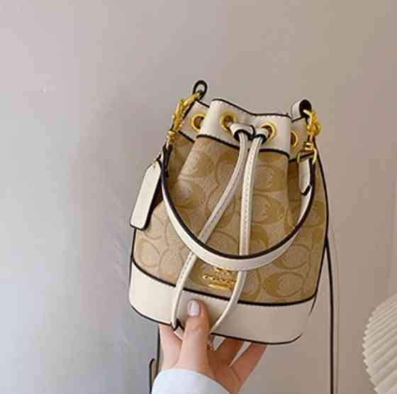 Женская сумка из фирменного холста с подвеской сердце (Бежевая) Винница