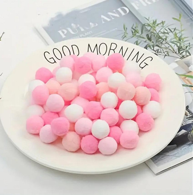 Набір різнокольорові пухнастих помпонів 1 см для творчості та рукоділля, упаковка 100 штук. Рожевий  Київ - фото 2