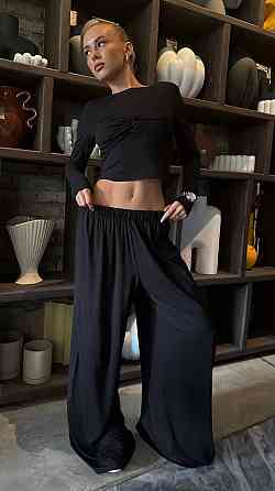 Женский стильный костюм двойка: лонгслив с имитацией бра и брюки вискоза Черный Одесса