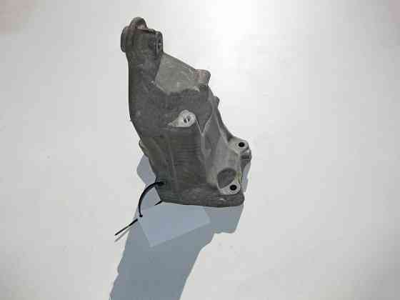 Mercedes-Benz  A6512233504 Кронштейн опори двигуна правий OM651 E-class W212 C-Class W204 C-Class Coupe C204 GLK X204 C-Class Estate S204 E-class S212 Одесса