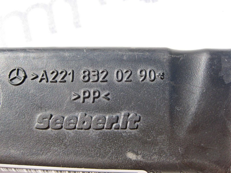 Mercedes-Benz  A2218320290 Стічна трубка зливу води під капотом праворуч S-Class W221 CL C216 Одеса - фото 3