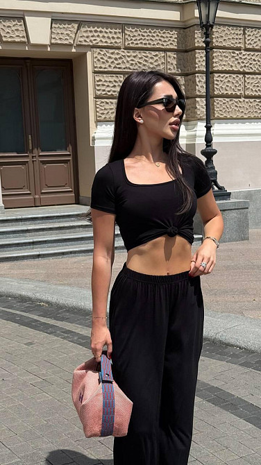 Жіночий трендовий костюм-двійка з м'якої натуральної тканини турецька віскоза Чорний Одеса - фото 2