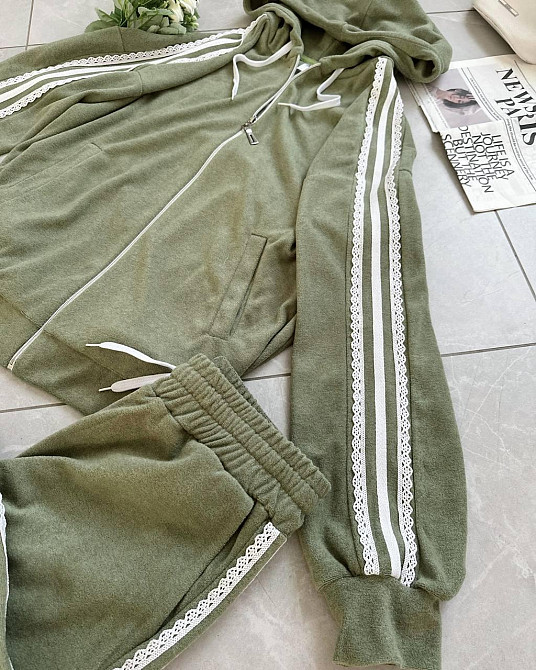 Жіночий стильний прогулянковий велюровий костюм-двійка Оливка, 42/46 Одеса - фото 2