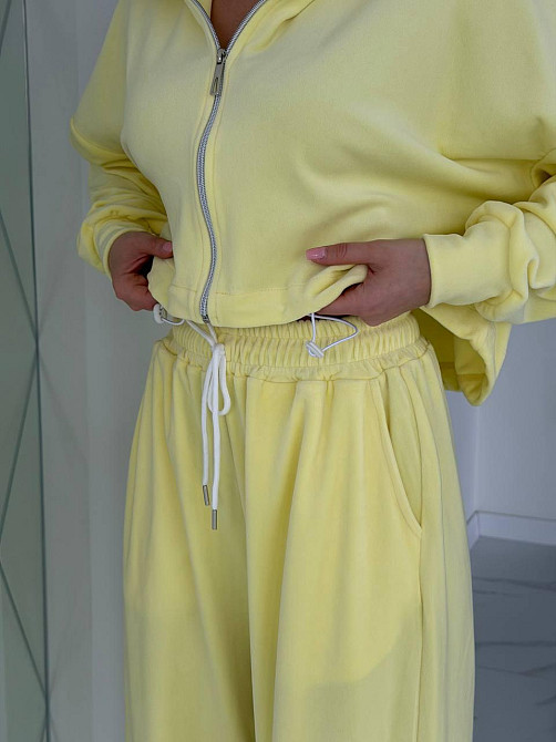 Жіночий сильний повсякденний велюровий костюм-двійка Лимонний, 42/44 Одеса - фото 2