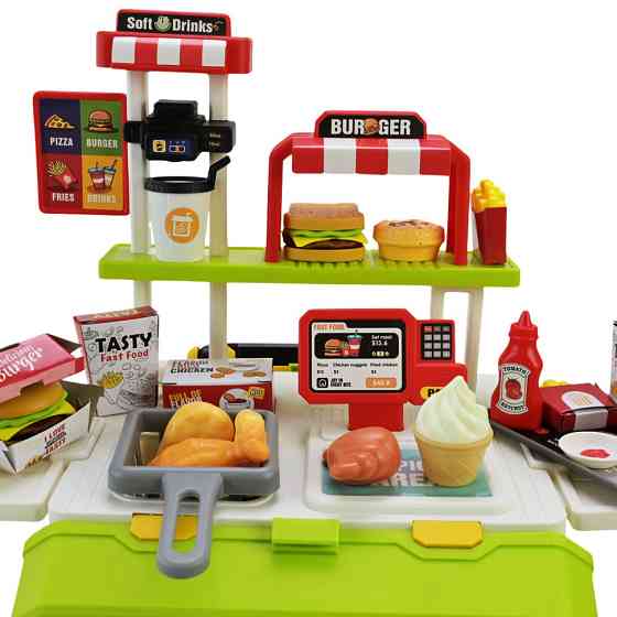 Детская игрушечная кухня 