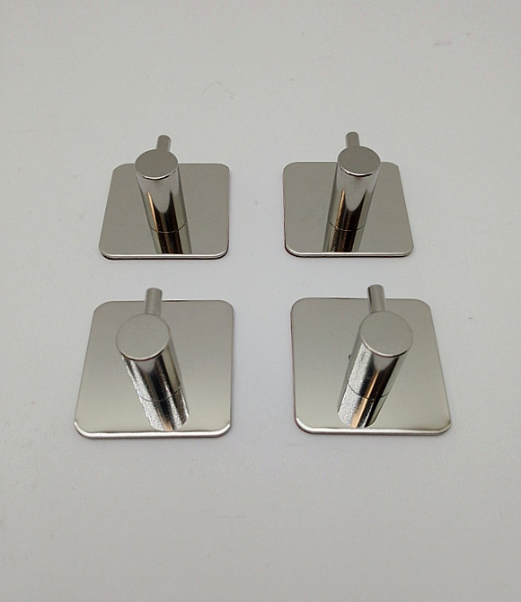 Гачки самоклеючі 4 шт 23794 Луцьк - фото 1